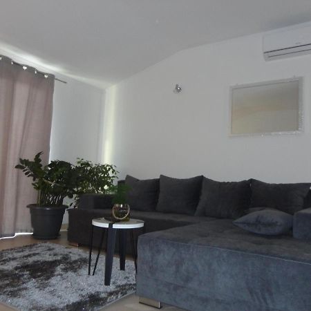 Ferienwohnung Apartman Bozic Kaštel Štafilić Exterior foto